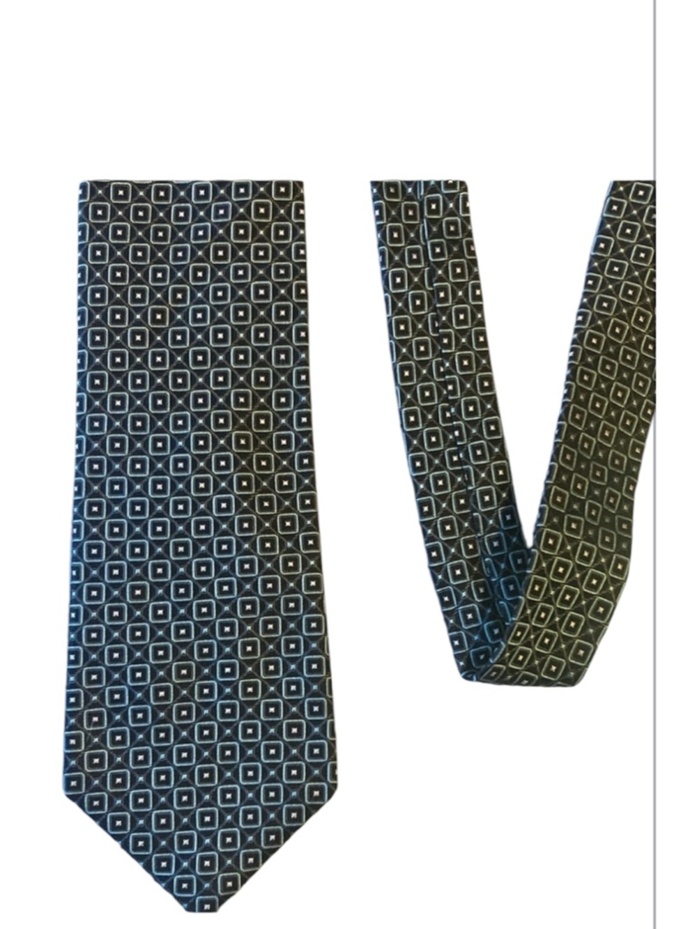 Hathaway Men’s tie green blue navy in excellent condition